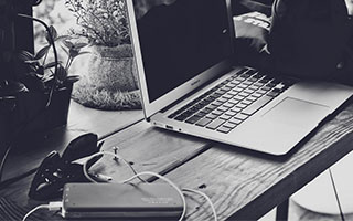 九游体育电脑版官方下载：打造专业级赛事体验的大屏之选